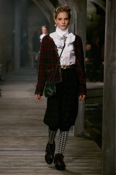 Look 19